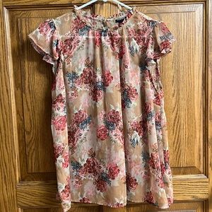 Torrid 00 blouse M/L new floral sheet